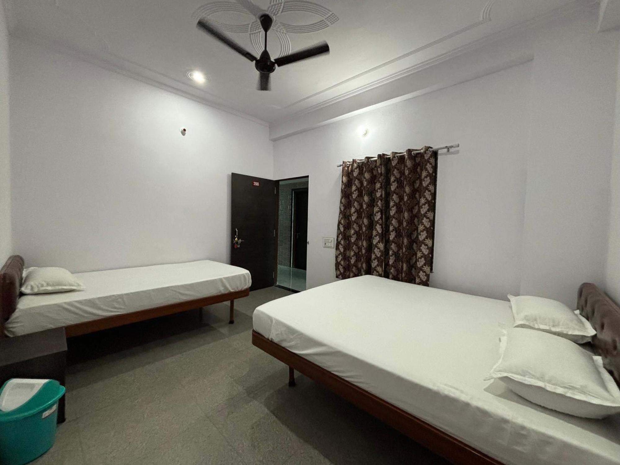 Hotel Raghunath Palace Khātu Dış mekan fotoğraf